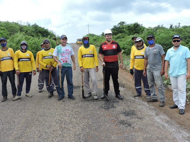 Prefeitura realiza recuperação e limpeza da PI-303 que liga Bom Principio do Piauí á BR-343