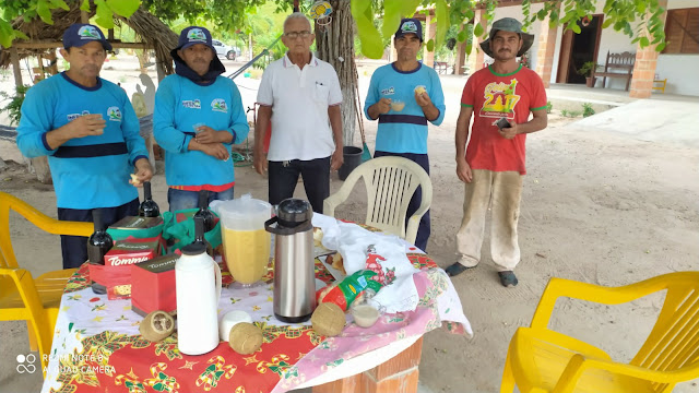 Confraternização: Garis ganham café da manhã especial de moradores em Bom Princípio do Piauí
